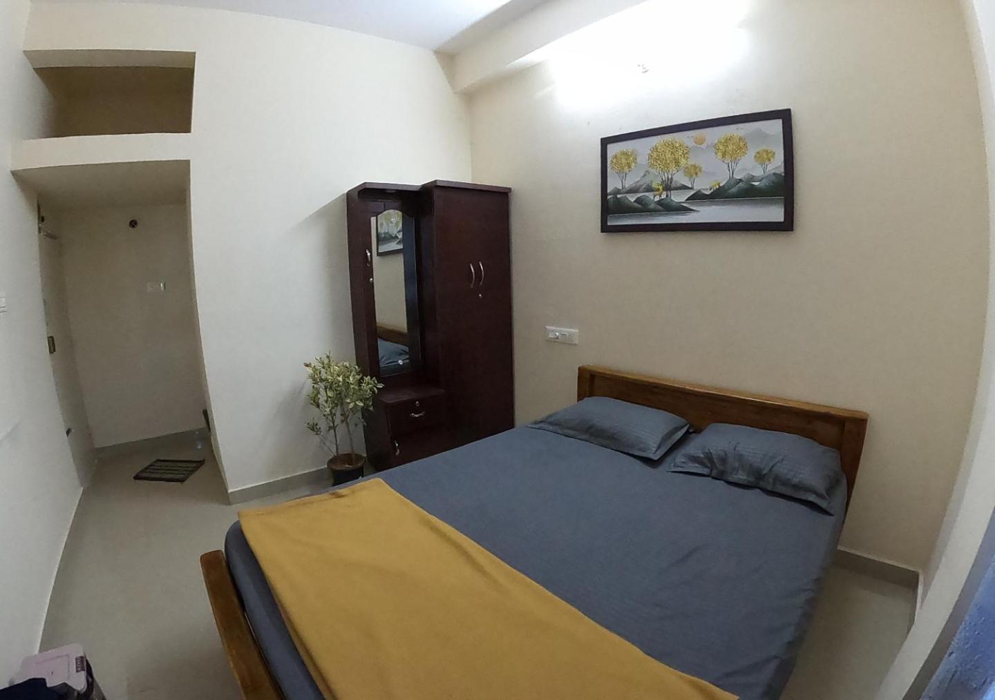 Happy Holiday Inn Service Apartment Чикмагалур Екстер'єр фото